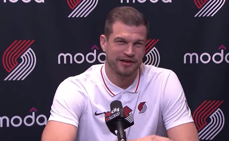 体育APP-季后赛可能对上老东家马刺？斯普利特：等那个阶段我们再谈