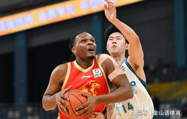 体育APP-有意思！兄弟俩同台，哥哥0分，正负值+12；弟弟16分，正负值-20